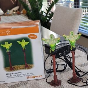 Department 56 Ghostly Glow Street Lights - Green and Brown